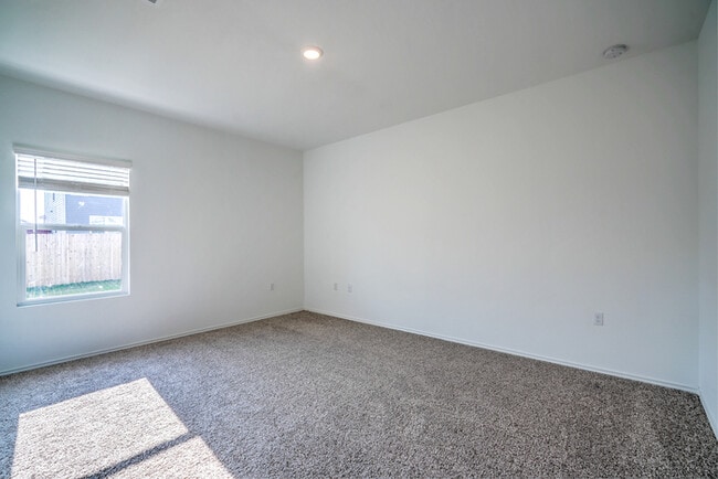 Building Photo - 14305 Sandrock Bnd
