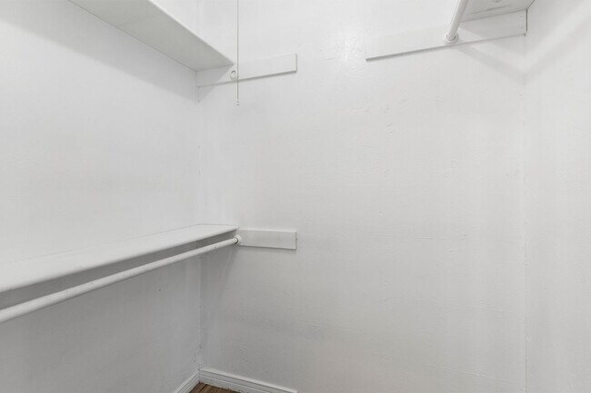 Building Photo - Charming 3-Bedroom, 3-Bathroom Home with S...