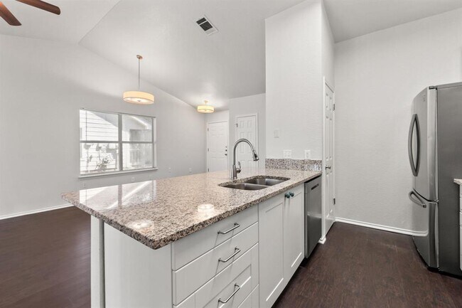Building Photo - 160 Prairie Springs Loop