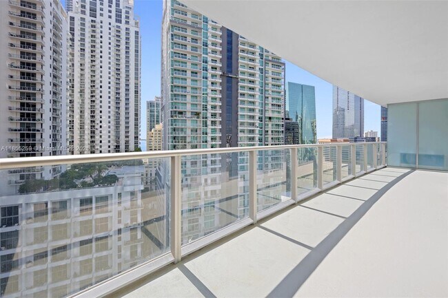 Building Photo - 1100S S Miami Ave