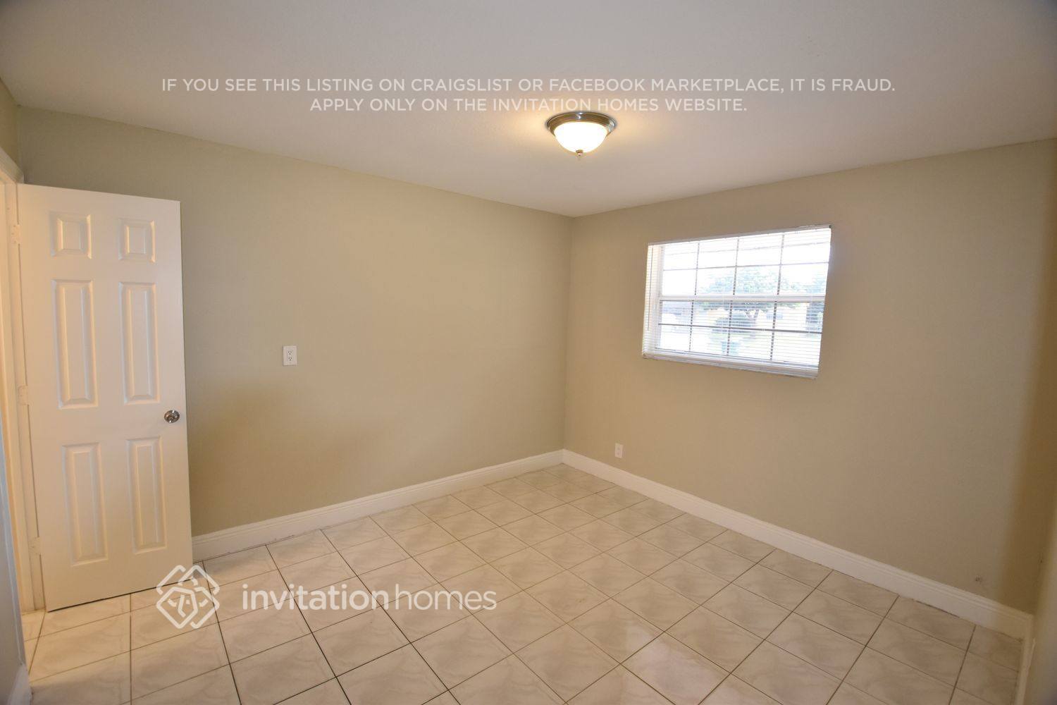 Building Photo - 427 SW 65th Ave