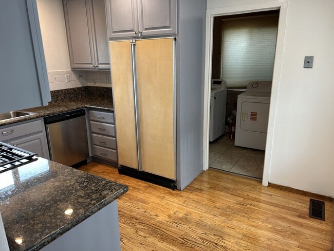 Building Photo - Wonderful 3 Bedroom, 2 Bath Home