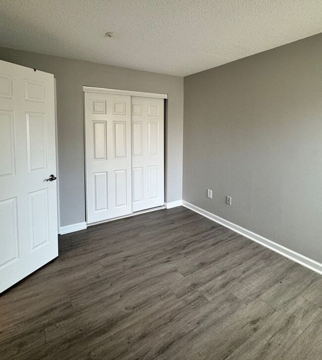 Building Photo - 10322 Westridge Dr