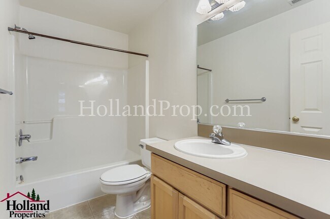 Building Photo - 3060-3062 Lazy River Dr