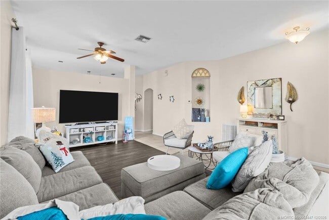 Building Photo - 4668 SE Winter Haven Ct