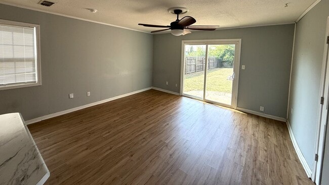 Building Photo - 2213 Spence Cir