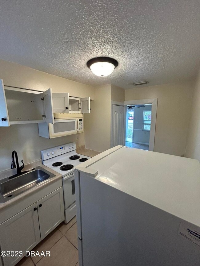 Building Photo - 4 Cypress Cir