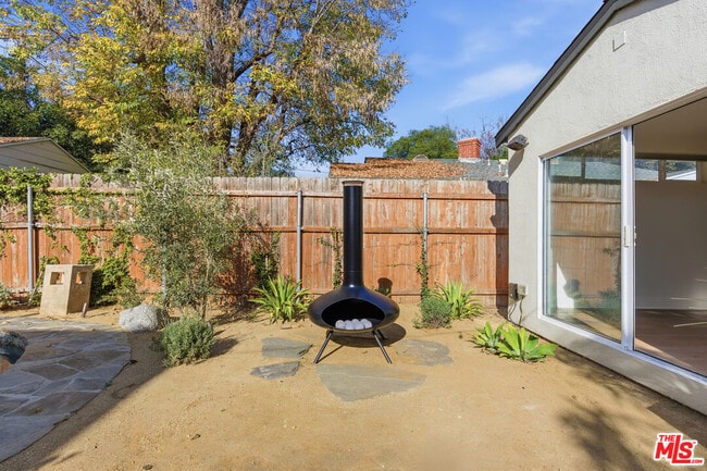 Building Photo - 4837 Gentry Ave