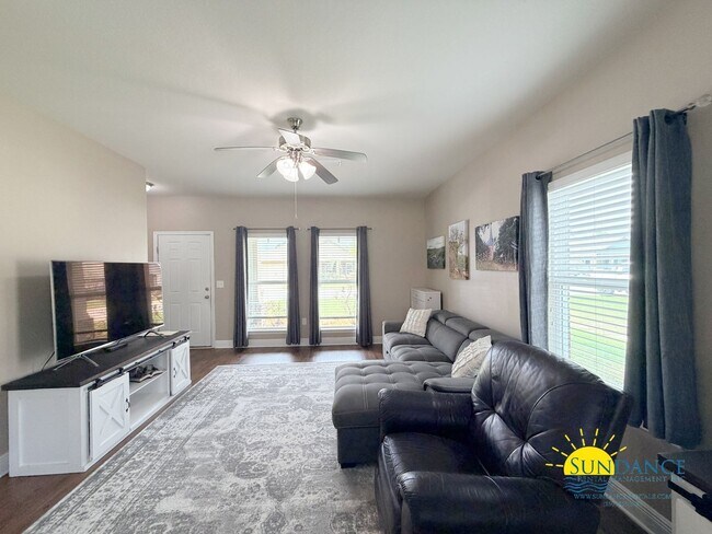 Building Photo - Spacious 4BR Home in Treasure Isle Estates in Navarre!