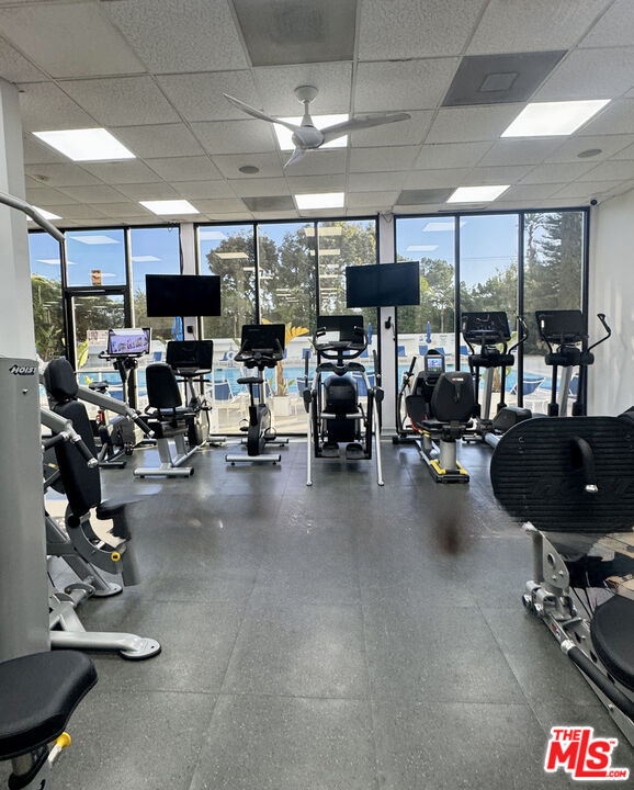 Building Photo - 2170 Century Pk E