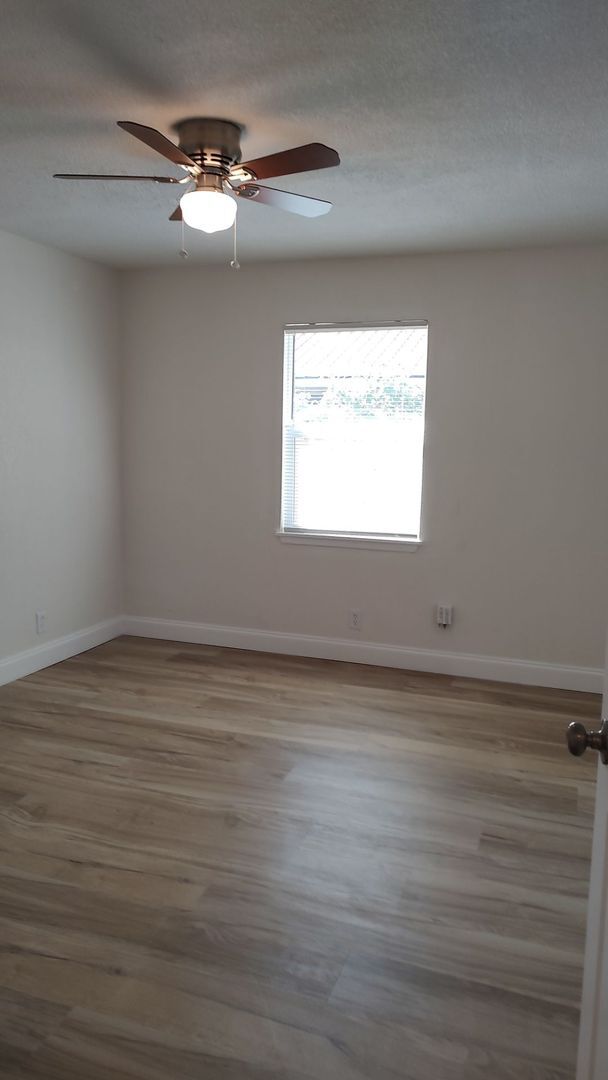Building Photo - 6217 Pinetree Ave
