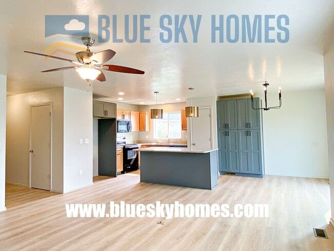 Building Photo - 3672 S Wood River Ave