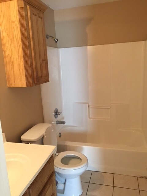 Building Photo - 1604 E Quail St