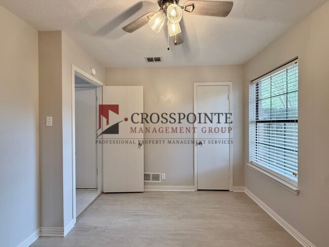Building Photo - Tour Today! 3 Bedroom, 2 Bathroom Home!