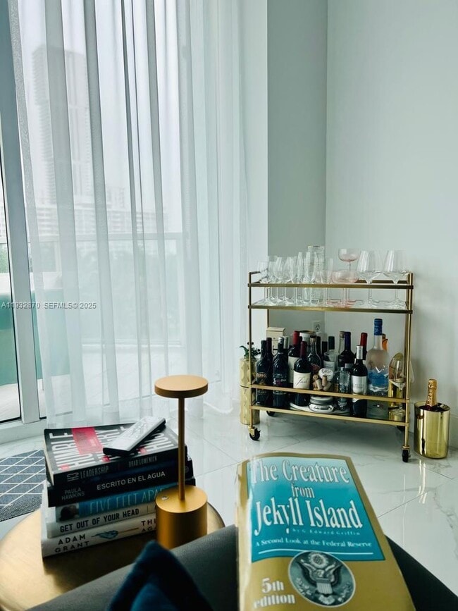 Building Photo - 1900 N Bayshore Dr