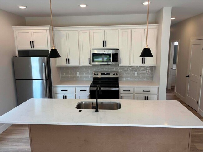 Building Photo - Brand-New Townhomes Near 5 Mile & East Beltline