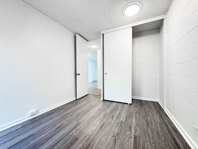 Building Photo - Recently Refreshed Makakilo Condo