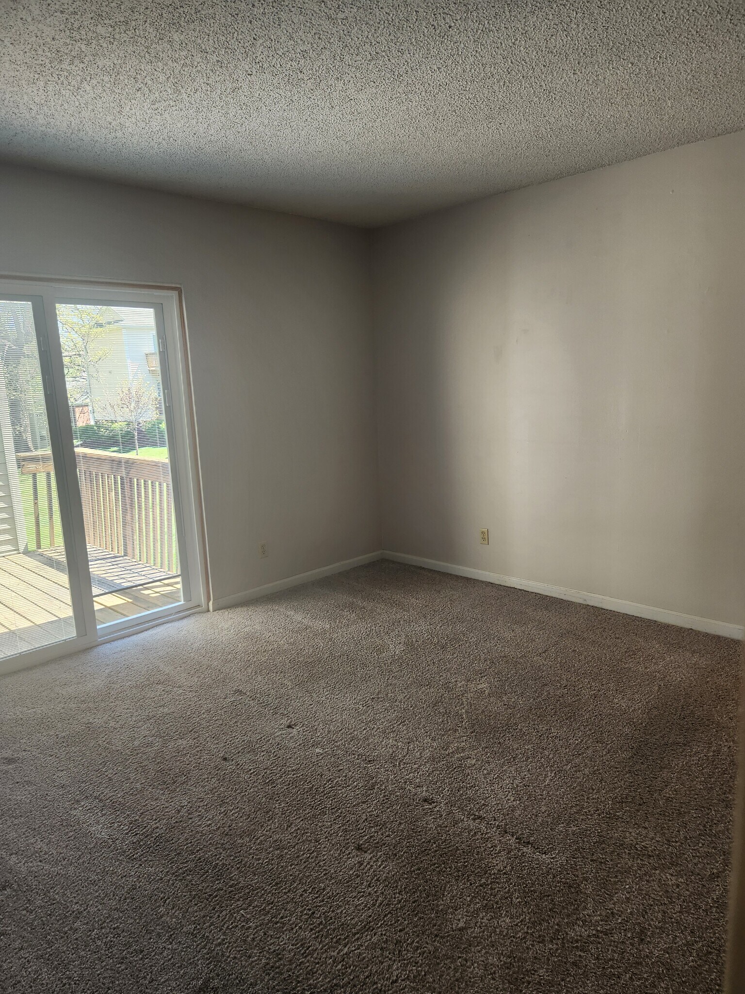 Building Photo - 9176 N Swan Cir