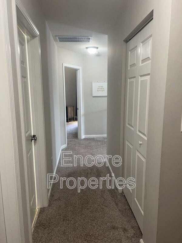 Building Photo - 4504 Bay Point Dr