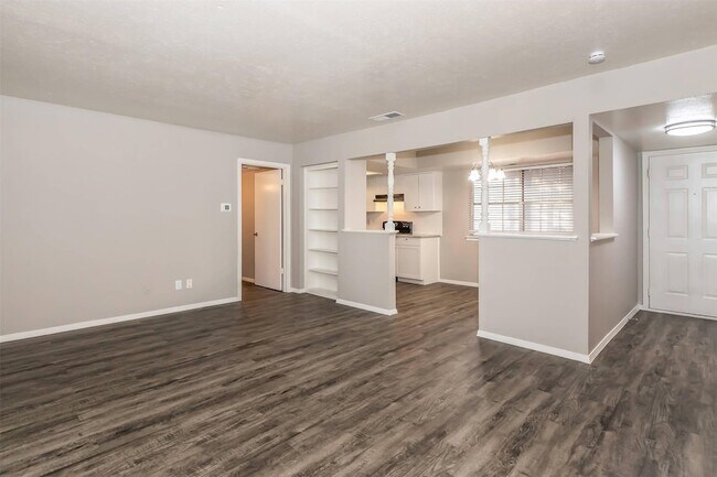 Building Photo - 1212 Hampshire Ln