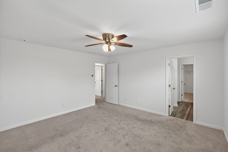 Building Photo - 419 Matera Dr NW