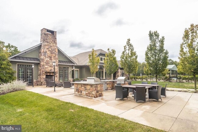 Building Photo - 311 Kahler Way