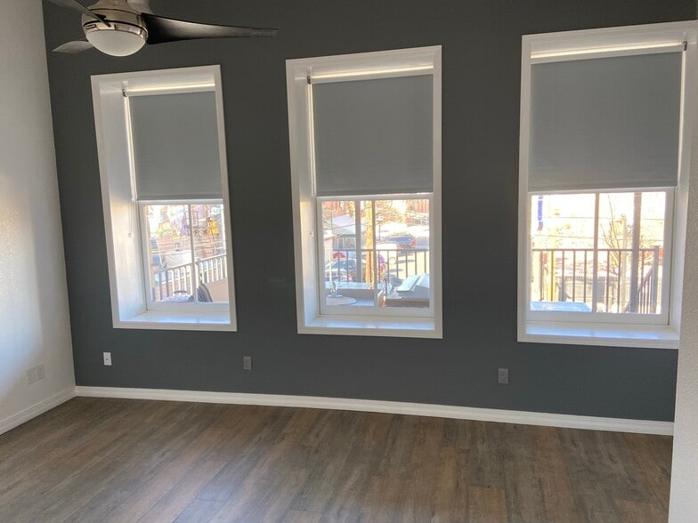 Building Photo - 325 S Union Ave