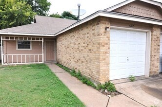 Building Photo - 404 Burlwood Ct