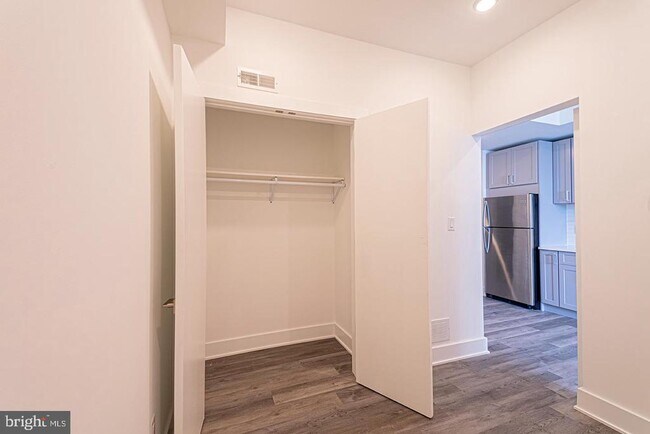 Building Photo - 1245 Ridge Ave