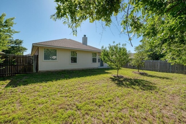 Building Photo - 1303 Ridgewood Dr