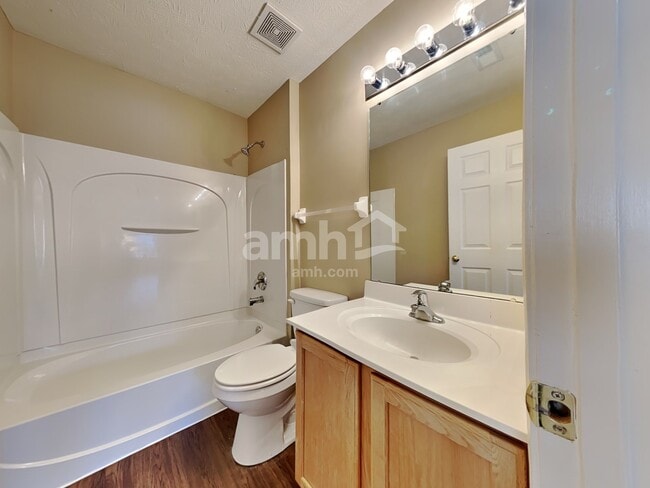 Building Photo - 233 Bannock Dr
