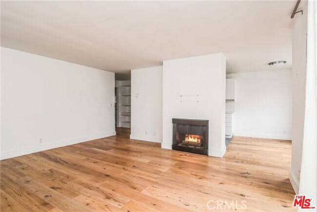 Primary Photo - 811 6th St
