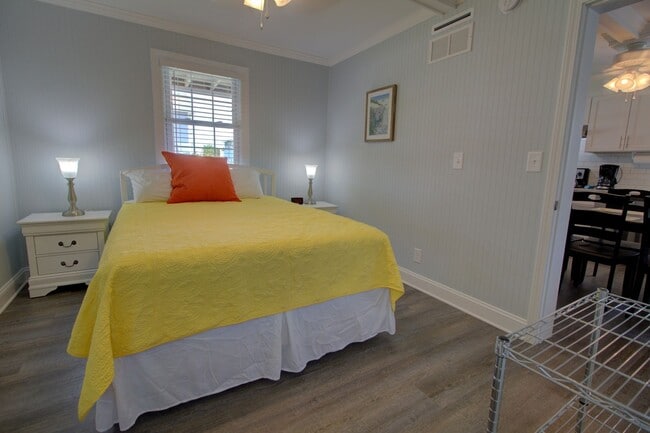 Building Photo - Year Round 2BR 1BA Unit On Topsail Island