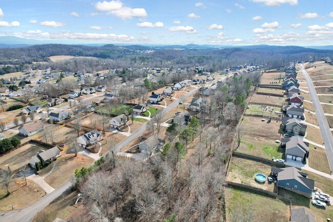 Building Photo - 217 Home Pl Ct SE