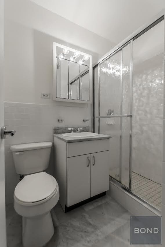 Building Photo - 401 E 88th St