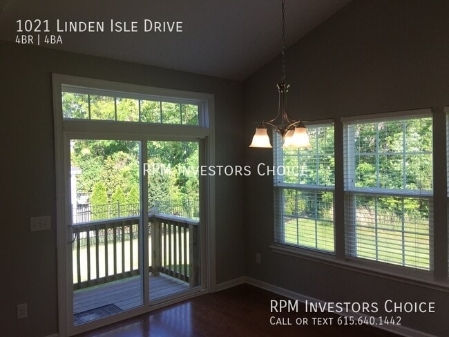 Building Photo - 1021 Linden Isle Dr