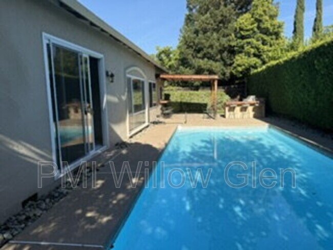 Building Photo - 536 Curie Dr