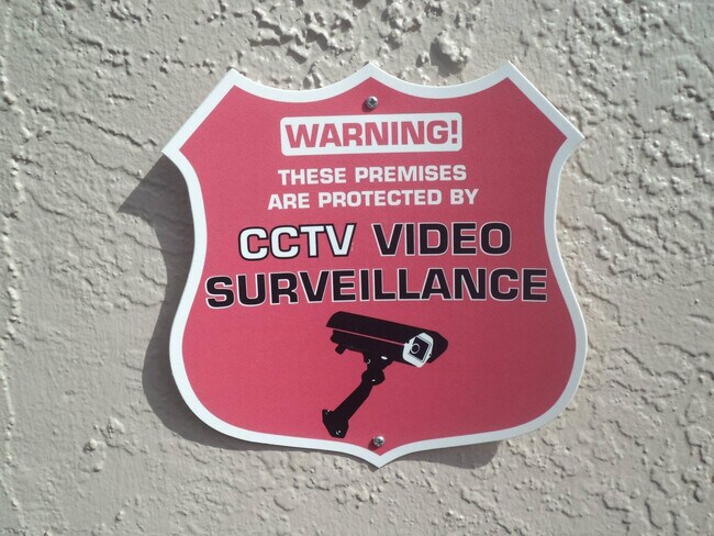 Building Photo - 3050 NE 5th Terrace