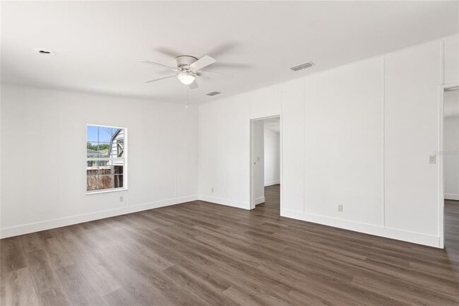 Building Photo - 486 Lindsey Dr