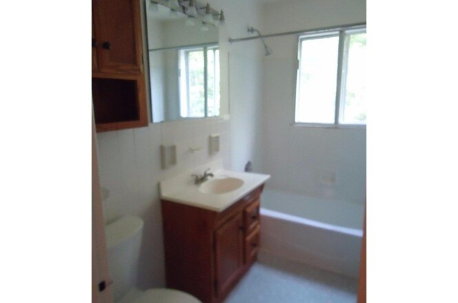 Building Photo - 1517 Hill Rd