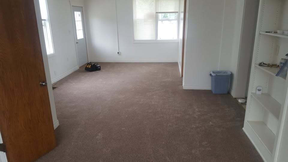Living Room - 901 N 6th St