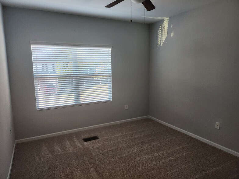 Building Photo - Room in Townhome on Durants Neck Ln