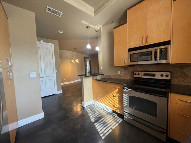 Building Photo - 18800 Venture Dr