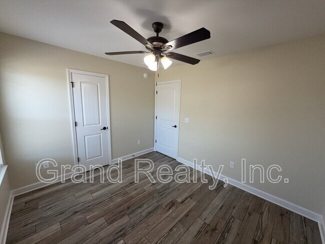 Building Photo - 4026 Roxies Ln