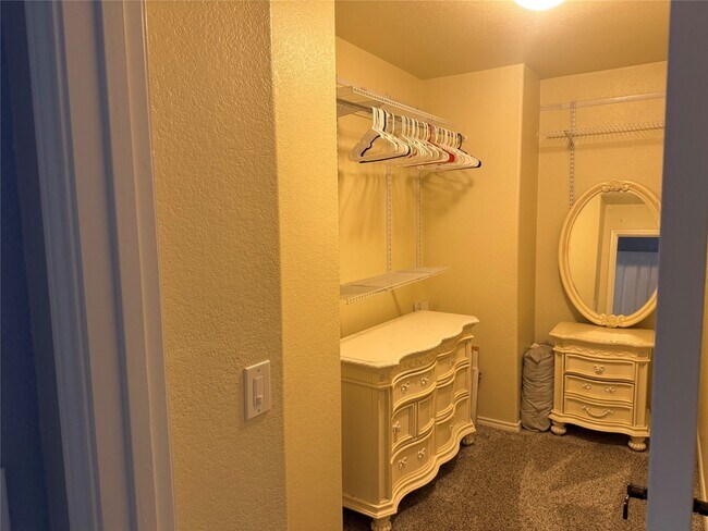 Building Photo - 8415 Clover Leaf Dr