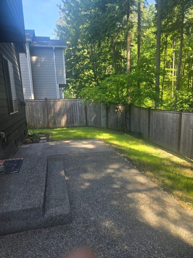 Building Photo - 3bd/2.5ba Maple Valley Home