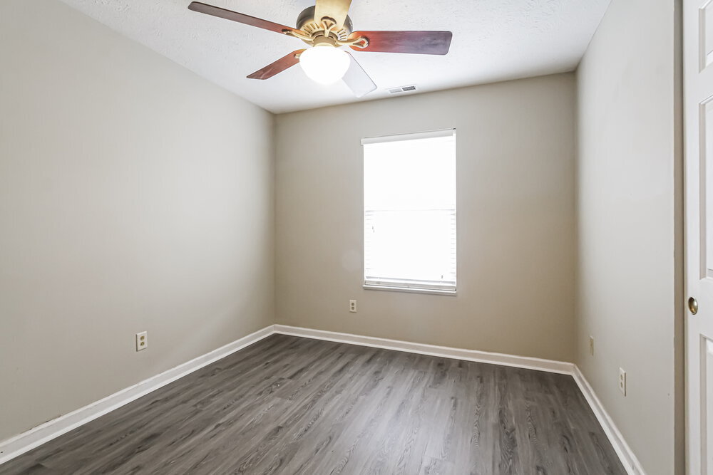 Building Photo - 5384 Lakeside Manor Dr
