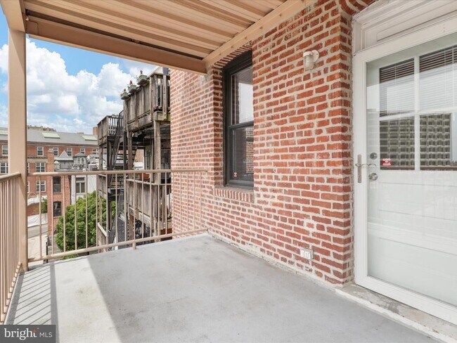 Building Photo - 1858 California St NW