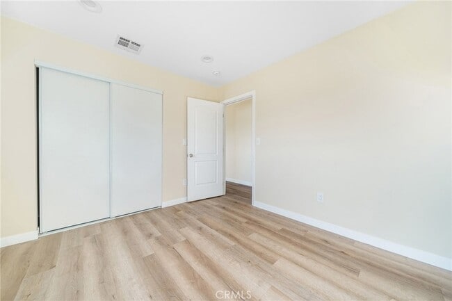 Building Photo - 1002 E 33rd St