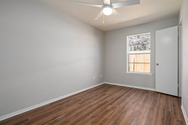 Building Photo - 1204 Hillyer St
